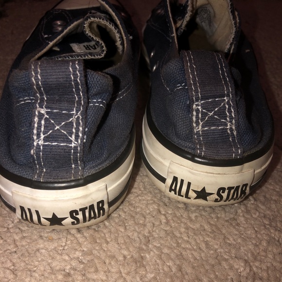 Navy blue low top Converse - Picture 2 of 4